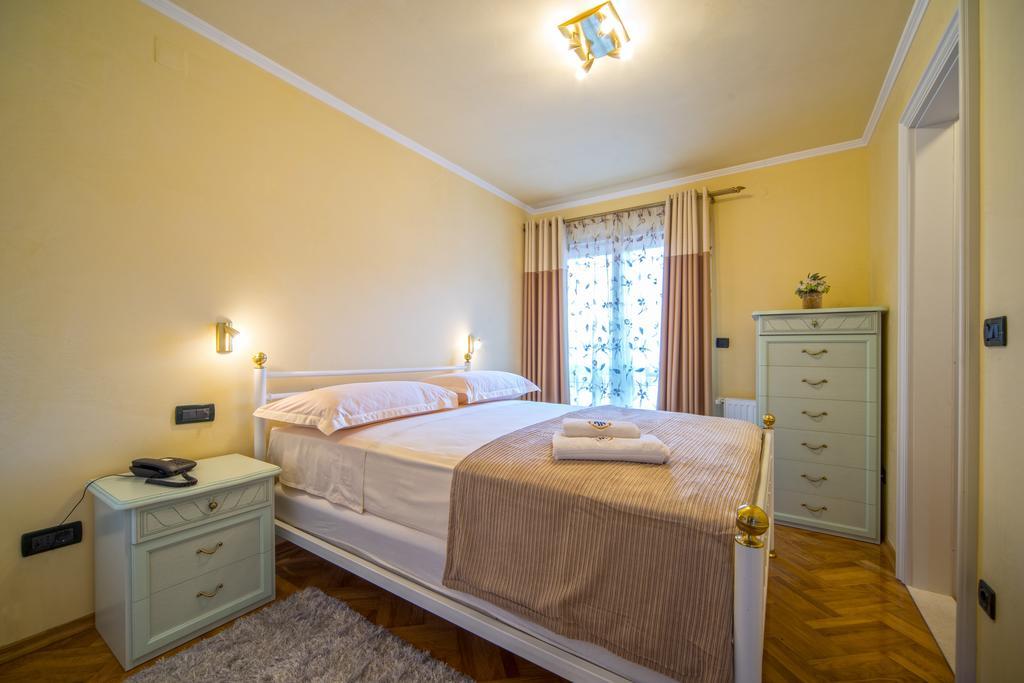 Apartments Anna Omis Bilik gambar