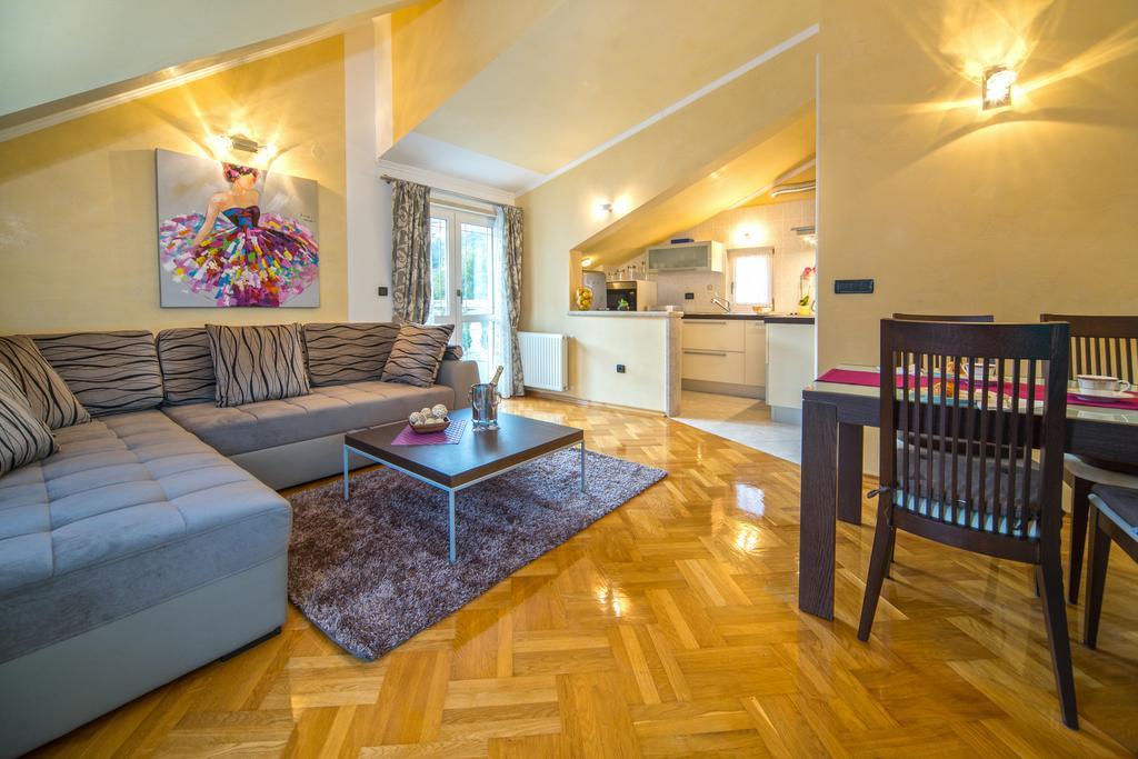 Apartments Anna Omis Bilik gambar